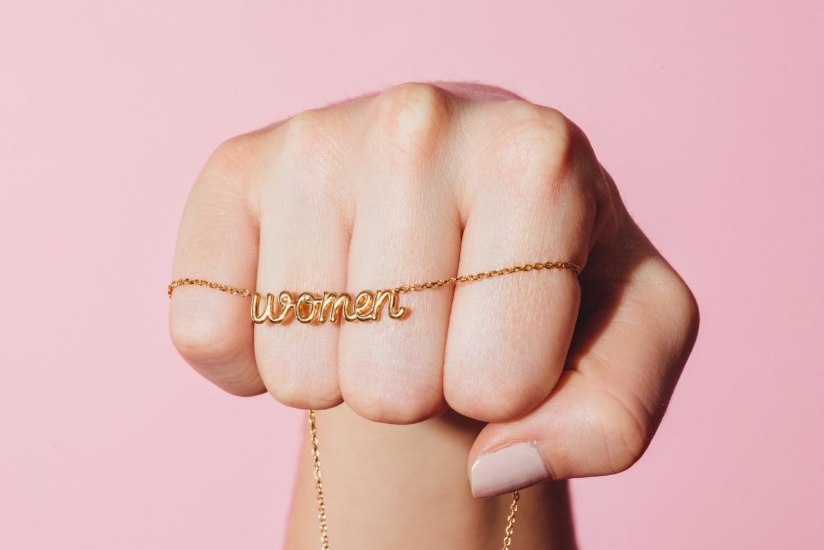 femme de mars, bijou personnalisé, bijou personnalisable, bijou sur mesure, créateur de bijou français, thea jewelry