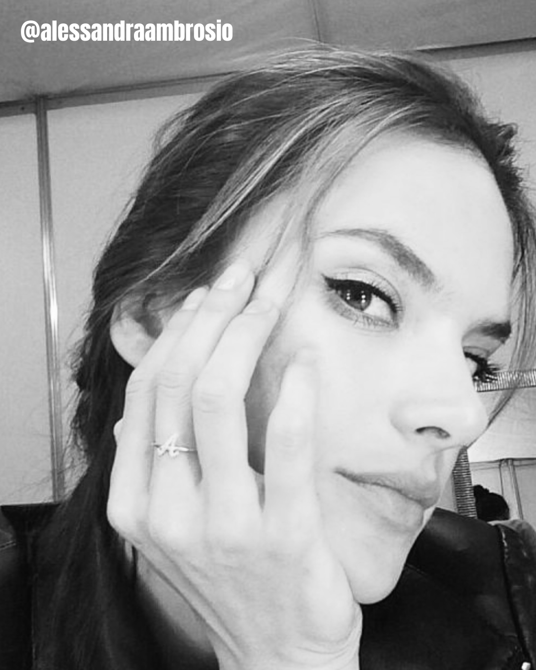 Alessandra ambrosio with thea jewelry