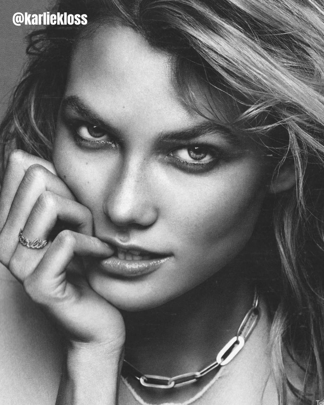 Karlie Kloss with Thea jewel